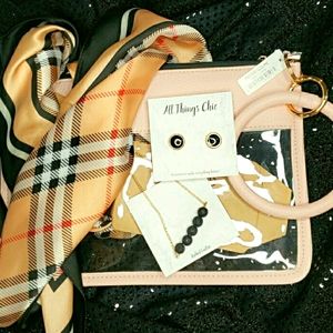 GIVEAWAY / FB: All Things Chic